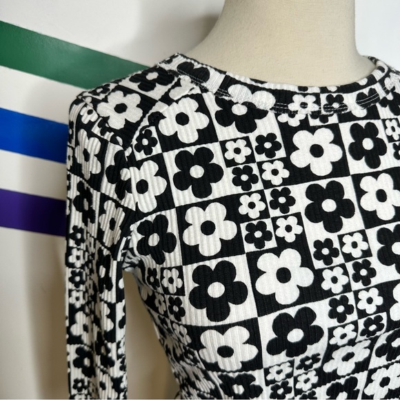 Wild Fable Floral Crop Long Sleeve Top size medium - Picture 2 of 5